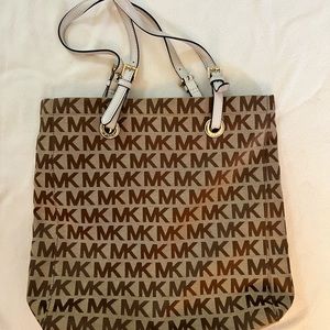 Michael Kors Large Signature Tote Bag